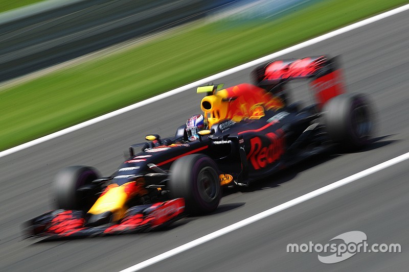 Verstappen: Ricciardo'ya sıralamalarda geçilmek büyük bir sorun değil