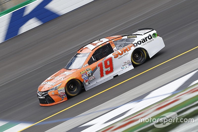 Edwards lidera la práctica inaugural en Kentucky