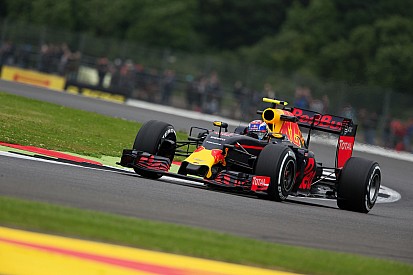 Verstappen cree que Red Bull es el rival más cercano a Mercedes