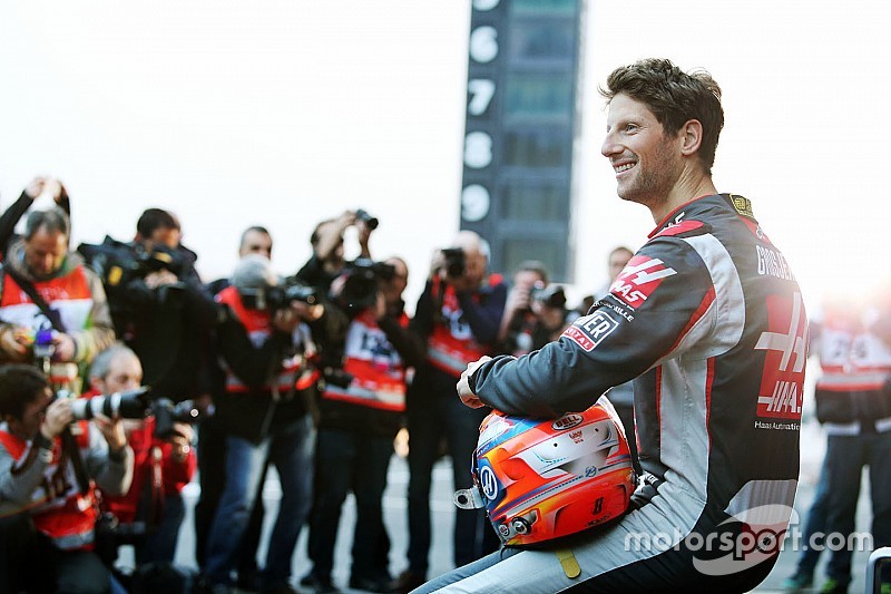 Romain Grosjean, Haas F1 Team VF-16 pendant la présentation de la voiture