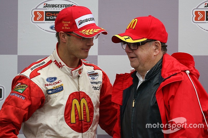 Podium:le vainqueur de la course Sébastien Bourdais avec Carl Haas