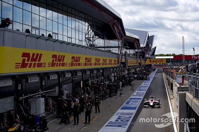 Sirotkin GP2'nin ilk yarışına pit yolundan başlayacak