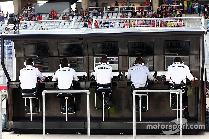 Mercedes AMG F1 pit gantry