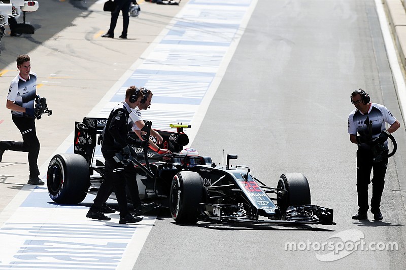 Button: “En la curva 8 rompí el alerón trasero”