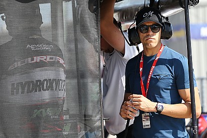 Maldonado mostra interesse na Indy ao visitar Iowa