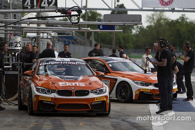 Crash en technische pech hinderen Nederlanders in Europees GT4 op Spa