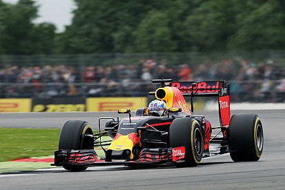 Red Bull revient à pas de géant sur Ferrari