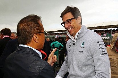 Wolff considera que la prohibición de la radio debería relajarse un poco