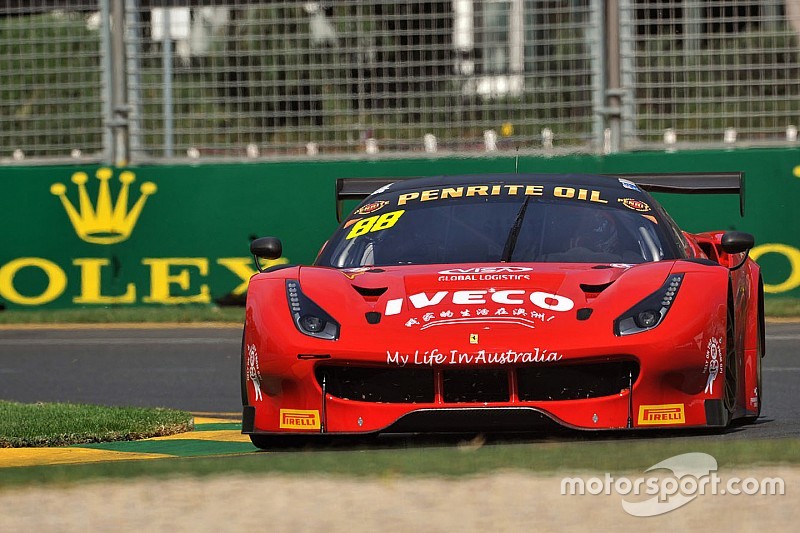 Ferrari presenta a pilotos para 12 Horas de Bathurst
