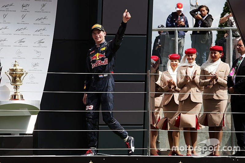 Los tricampeones Stewart y Lauda se rinden a Verstappen
