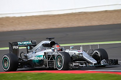 Test di Silverstone: Raikkonen il più veloce, Mercedes stakanovista