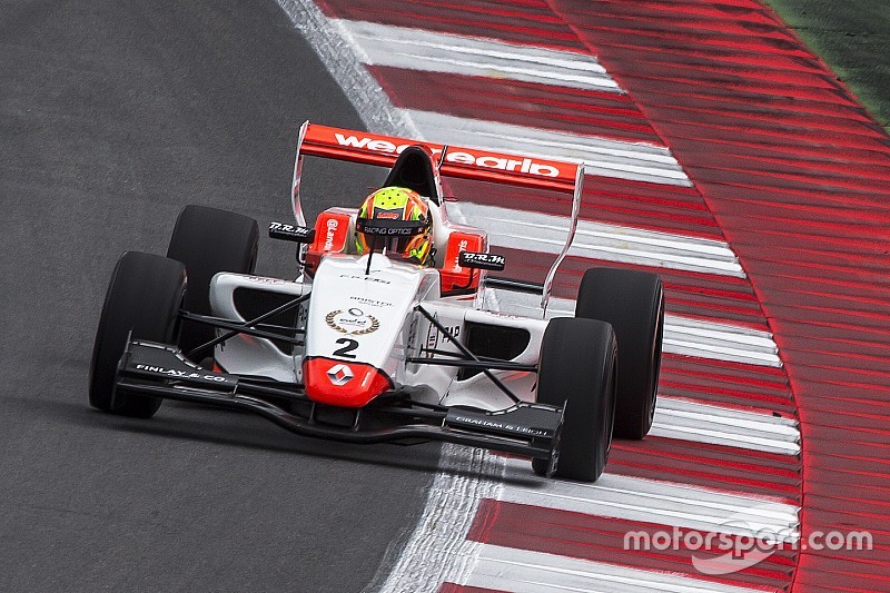 Spielberg: Norris vence a Defourny en la Carrera 1