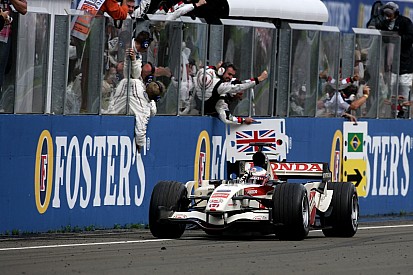 Hongrie 2006 - Button enfin dans le cercle des vainqueurs