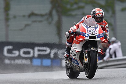Dovizioso diz que pit tardio para troca de moto "ferrou tudo"