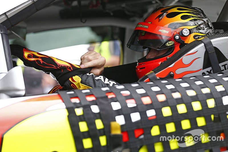 Jeff Gordon va remplacer Dale Earnhardt Jr., indisponible
