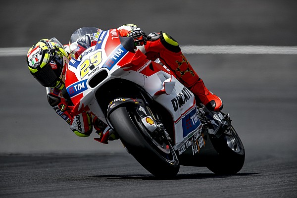 Red Bull Ring, Day 2: bis Ducati con Iannone, Stoner cade ma è terzo
