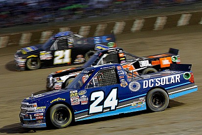 Após grande recuperação, Larson vence em Eldora