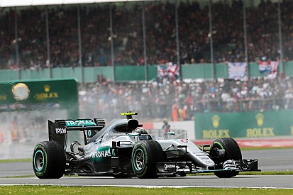 Mercedes "optimiste" pour la boîte de vitesses de Rosberg