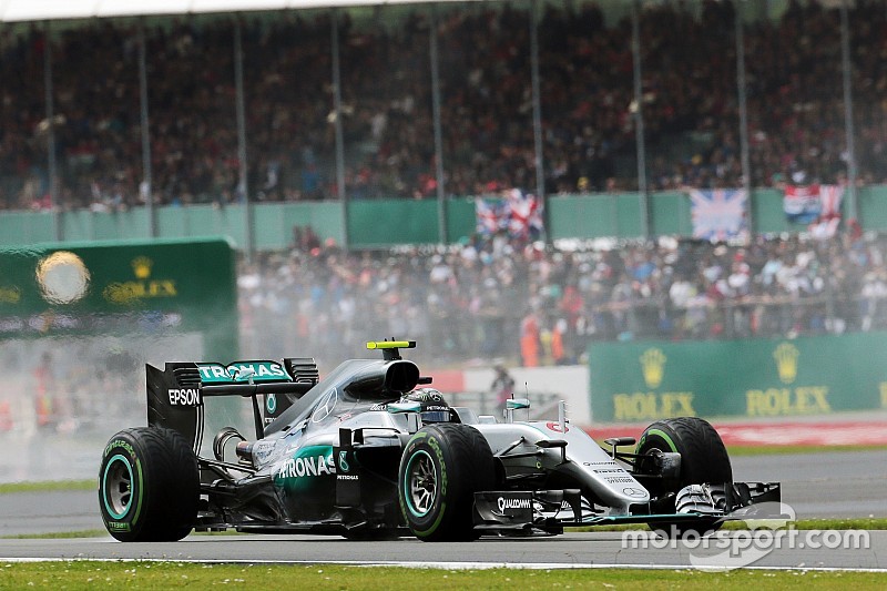 Mercedes "optimiste" pour la boîte de vitesses de Rosberg