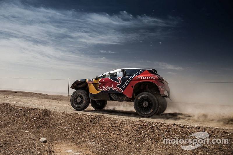 Désastre pour Loeb, alerte pour Despres : la difficile journée de Peugeot