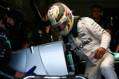 Hamilton derrota Rosberg em primeira sessão na Hungria