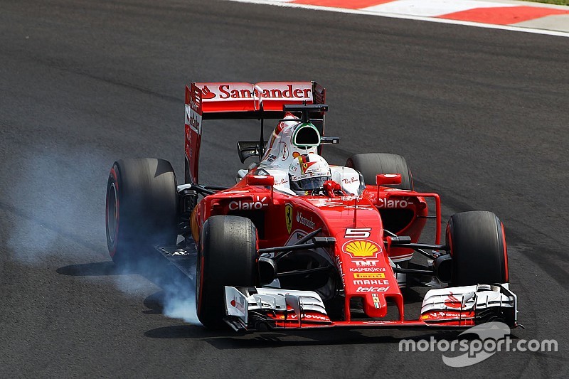 Vettel diz que Button "dormiu" na pista e atrapalhou volta