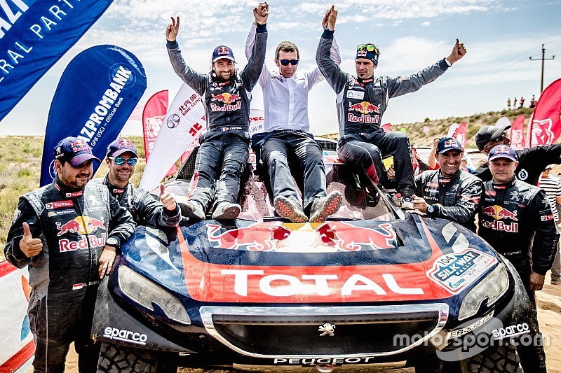 Les vainqueurs, #104 Peugeot: Cyril Despres, David Castera