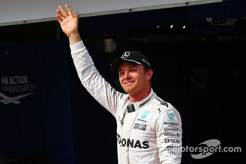 Ganador de la pole Nico Rosberg, Mercedes AMG F1