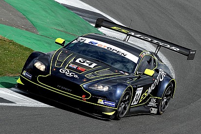 Hankey e Yoluc si aggiudicano Gara 2 a Silverstone