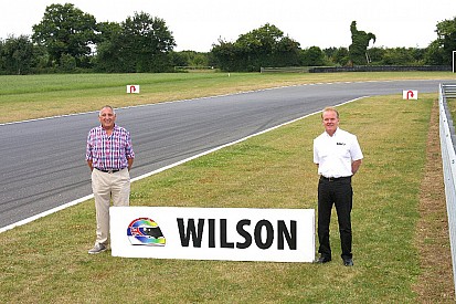 Snetterton noemt bocht naar Justin Wilson