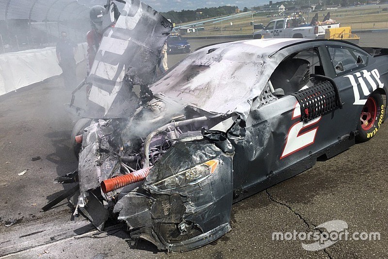Keselowski bate forte durante teste em Watkins Glen