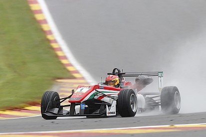 F3 Spa: Stroll ondanks safety cars overtuigend naar zege