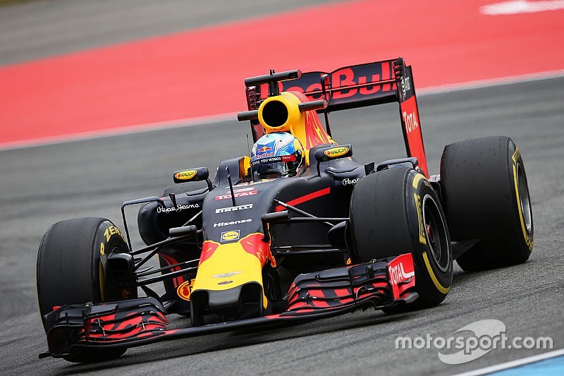 Ricciardo vê Red Bull à frente da Ferrari em ritmo de prova