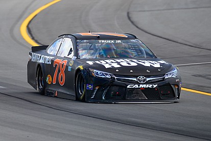 NASCAR Pocono: Pole-Position für Martin Truex Jr.