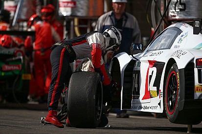 Partenza dalla pit-lane per la Cerruti, Spinelli e Perfetti
