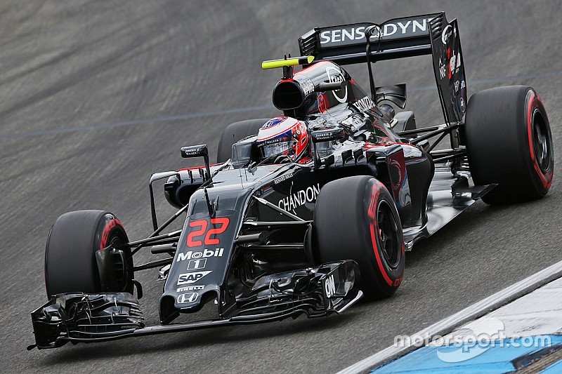 Malgré des préparatifs difficiles, Button devance Alonso sur la grille