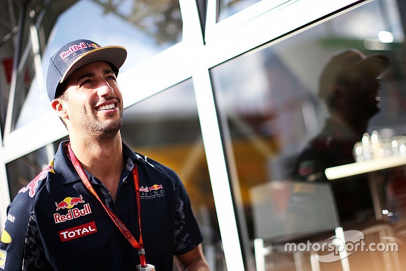 Ricciardo hoopt Mercedes-duo in de race onder druk te kunnen zetten