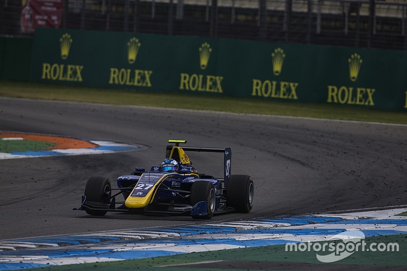 Hughes sfrutta la virtual safety car e centra il successo in Gara 2