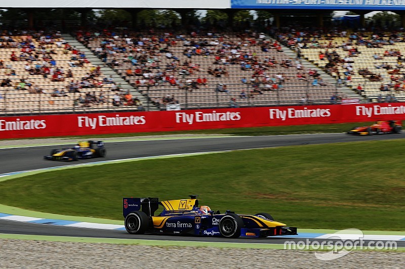 Lynn si impone su Sirotkin e trionfa in una Gara 2 spettacolare