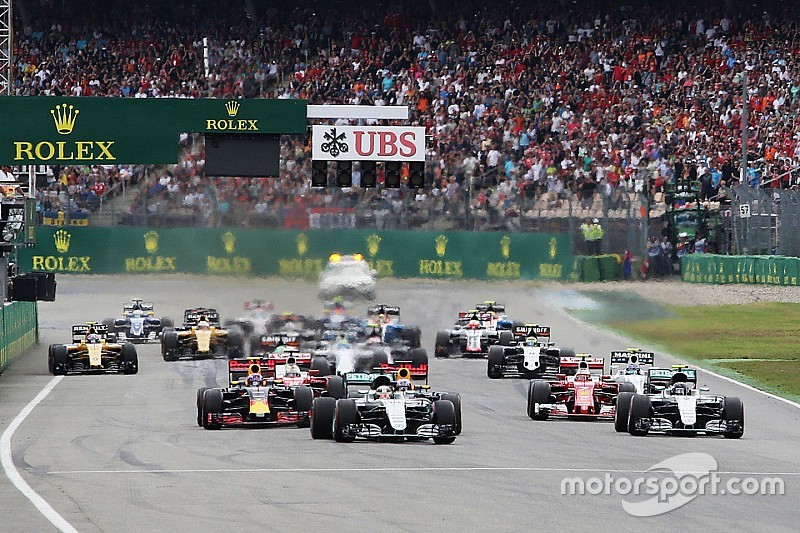 Hamilton em alta e punição polêmica: o domingo em imagens