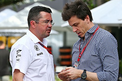 McLaren e Mercedes travam disputa jurídica por engenheiro