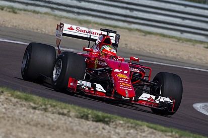Fotogallery: ecco Gutierrez sulla SF15-T XL con le Pirelli larghe