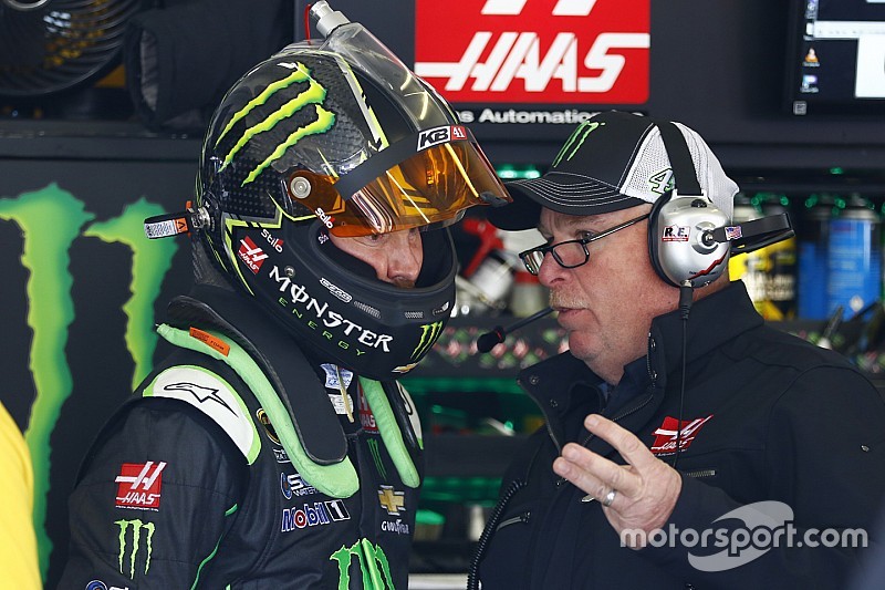 El jefe de mecánicos de Kurt Busch penalizado