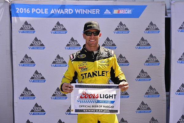 Carl Edwards obtiene la pole position para Watkins Glen