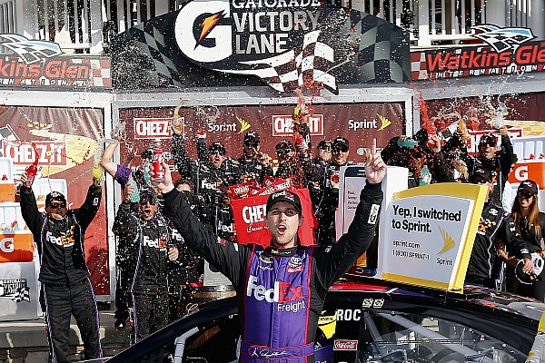 Denny Hamlin vence en Watkins Glen