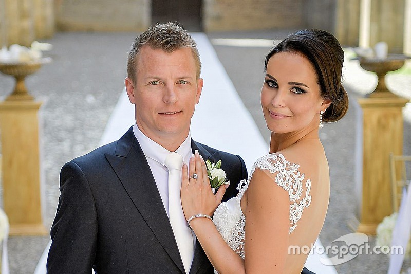 Kimi Raikkonen se casa em Abadia na Toscana