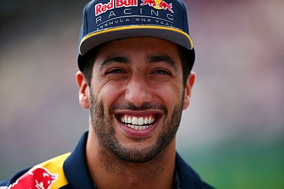 Ricciardo ve a Valentino Rossi como su modelo
