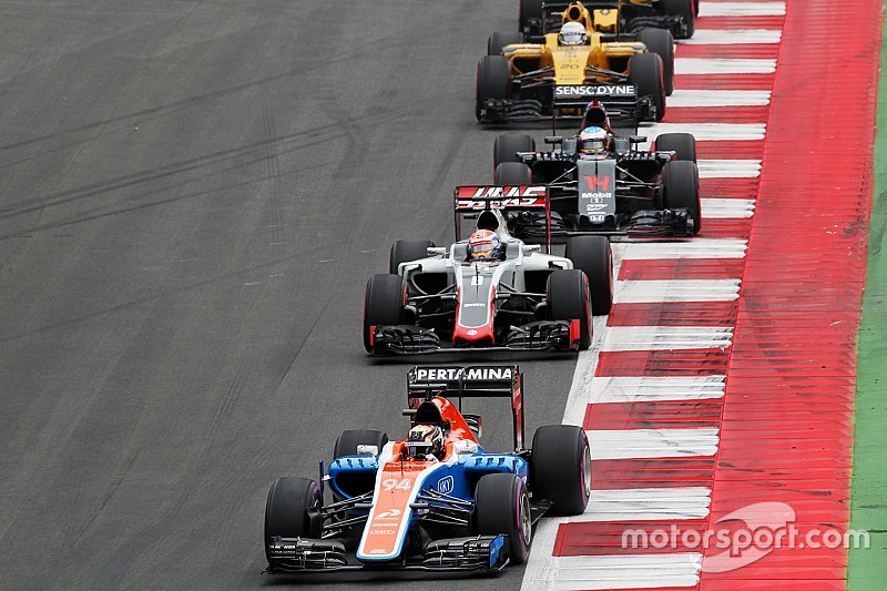Manor: "Binnen twee à drie jaar solide middenmoter"