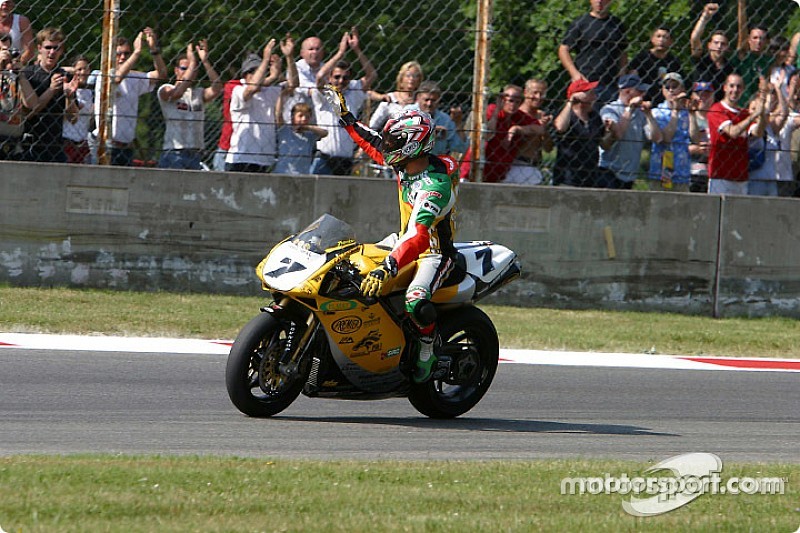 Superbike-Legende Pierfrancesco Chili bei Classic TT auf der Isle of Man