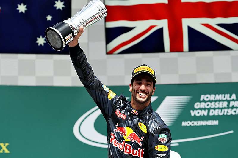 Podium: second position Daniel Ricciardo, Red Bull Racing